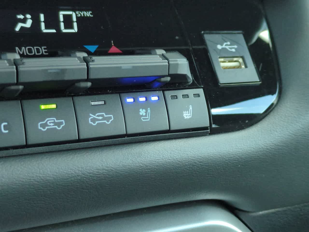 Used 2025 Toyota Tundra Platinum AWD/4WD image 22