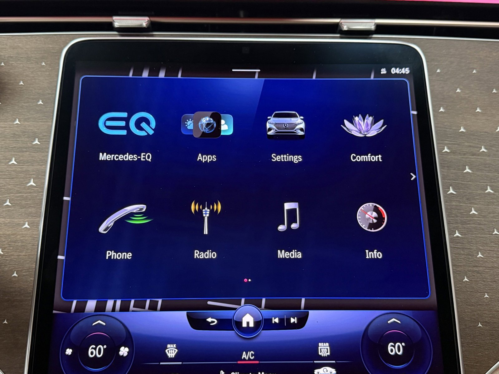Used 2023 Mercedes-Benz EQS 450+ SUV image 32