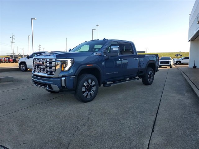 New 2026 GMC Sierra 2500 Denali w/ Denali Reserve Package image 3