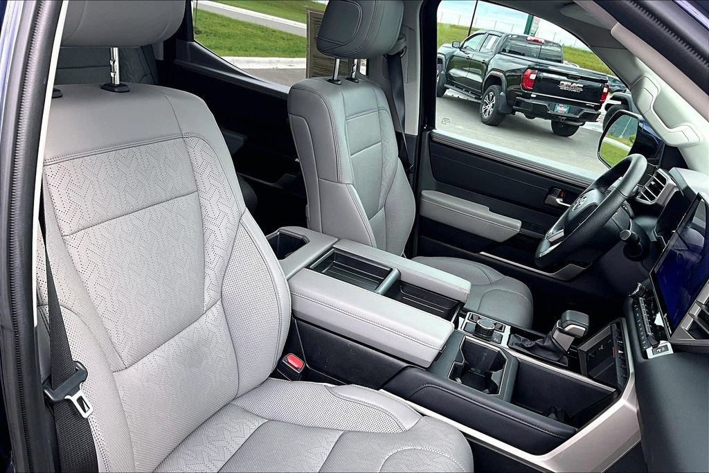 Used 2023 Toyota Tundra Limited AWD/4WD image 7