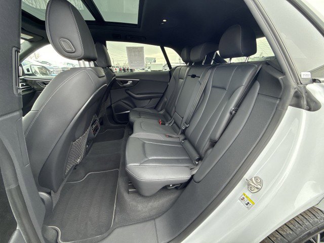 Used 2021 Audi Q8 Premium Plus image 25