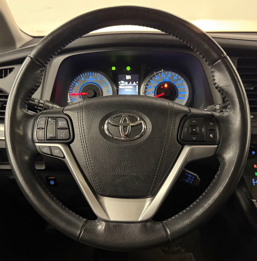 Used 2016 Toyota Sienna SE w/ SE Preferred Package FWD image 13