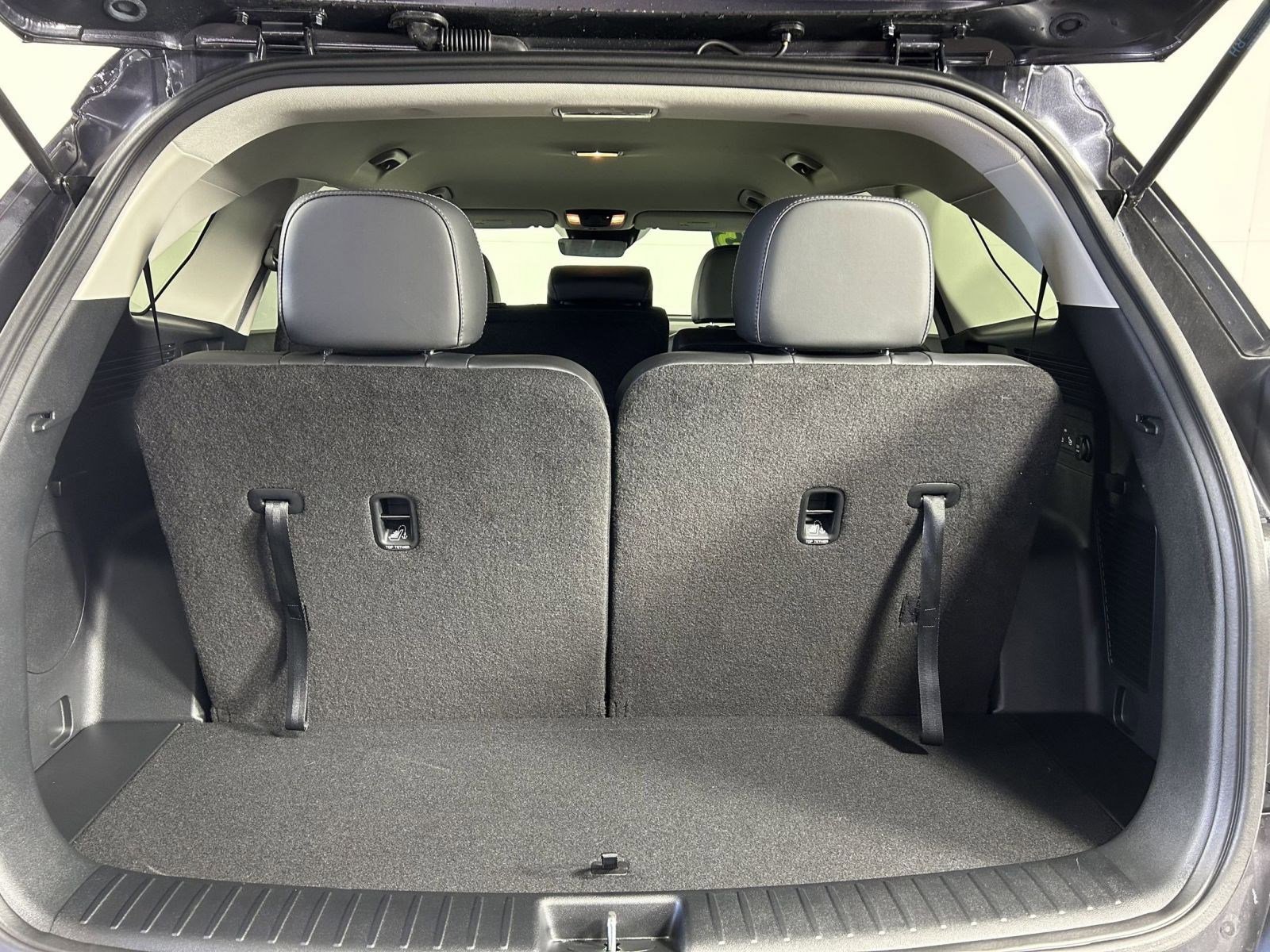 Certified 2025 Kia Sorento S image 6