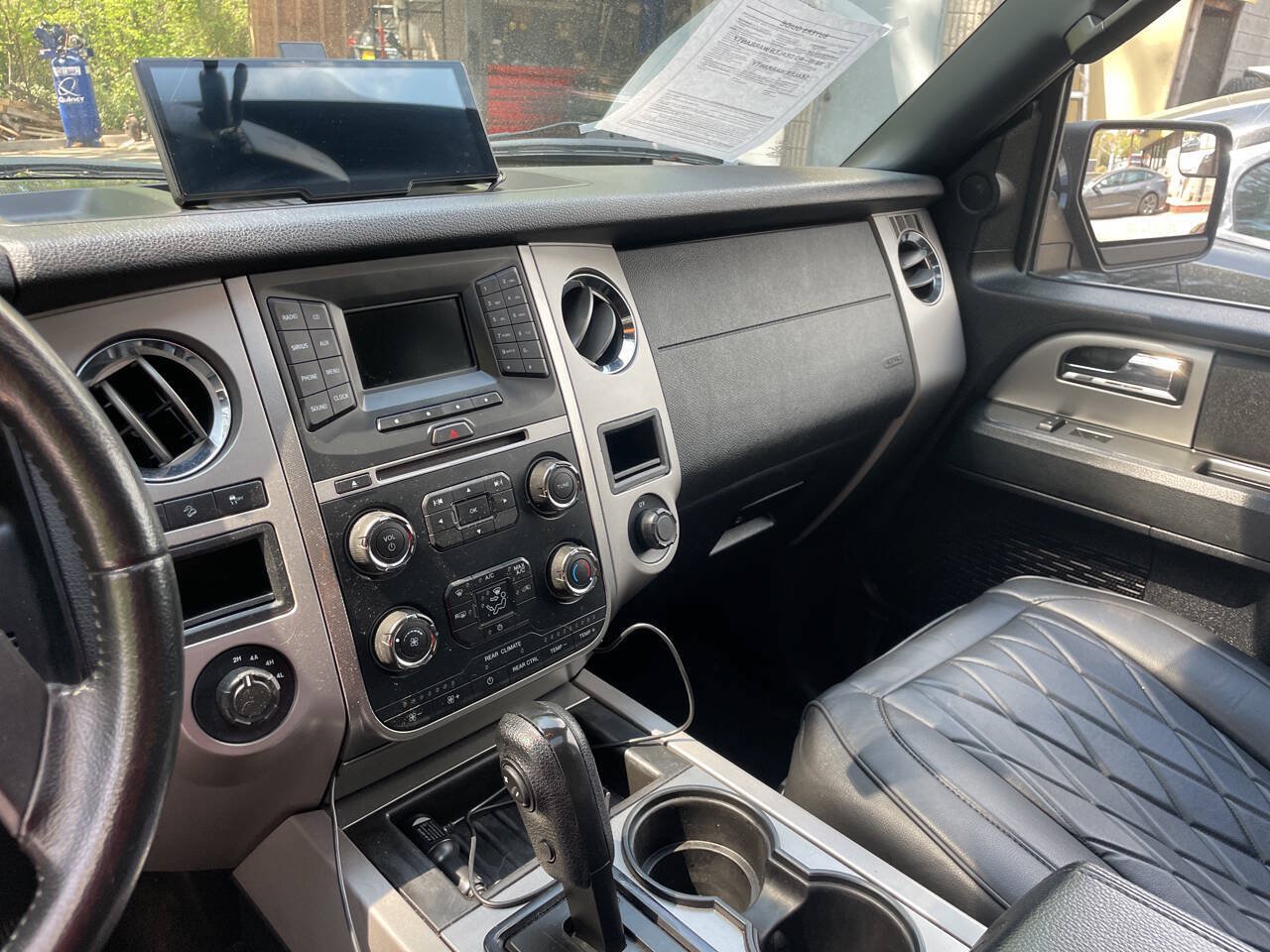 Used 2017 Ford Expedition XLT AWD/4WD image 13