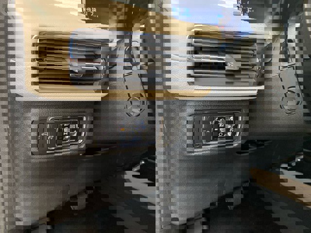 New 2025 Lincoln Corsair AWD w/ Equipment Group 101A image 23