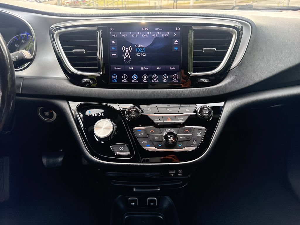 Used 2019 Chrysler Pacifica Touring Plus w/ S Appearance Package FWD image 18