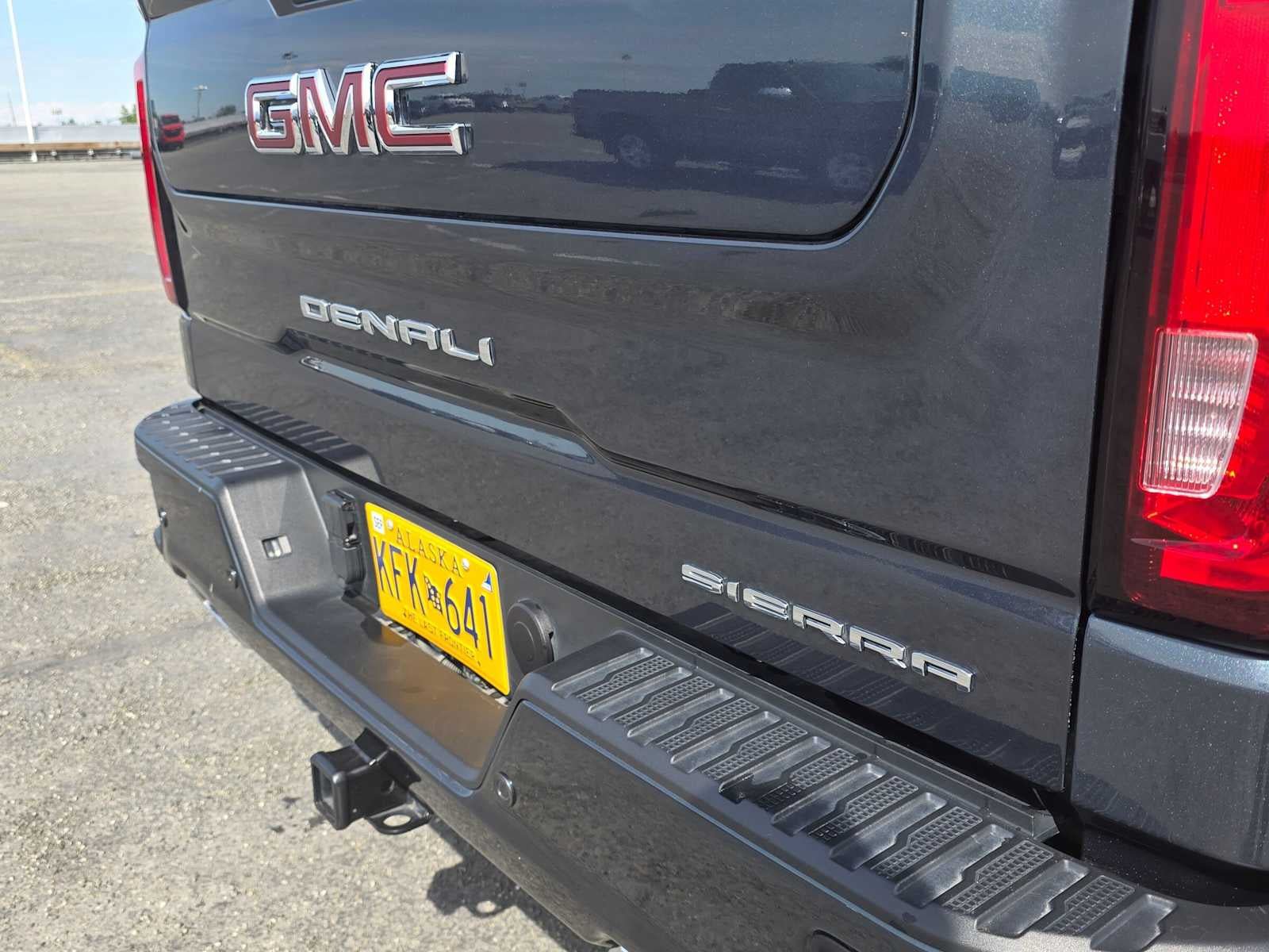 Used 2020 GMC Sierra 1500 Denali w/ Denali Ultimate Package AWD/4WD image 14