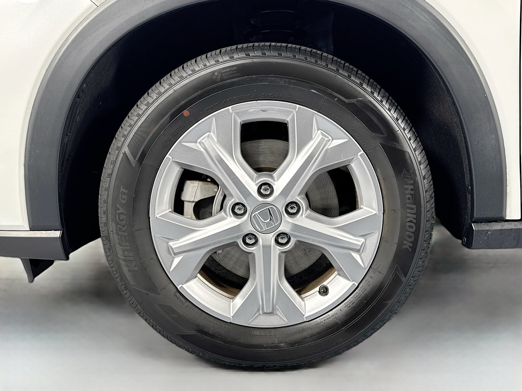 Certified 2023 Honda HR-V LX image 28