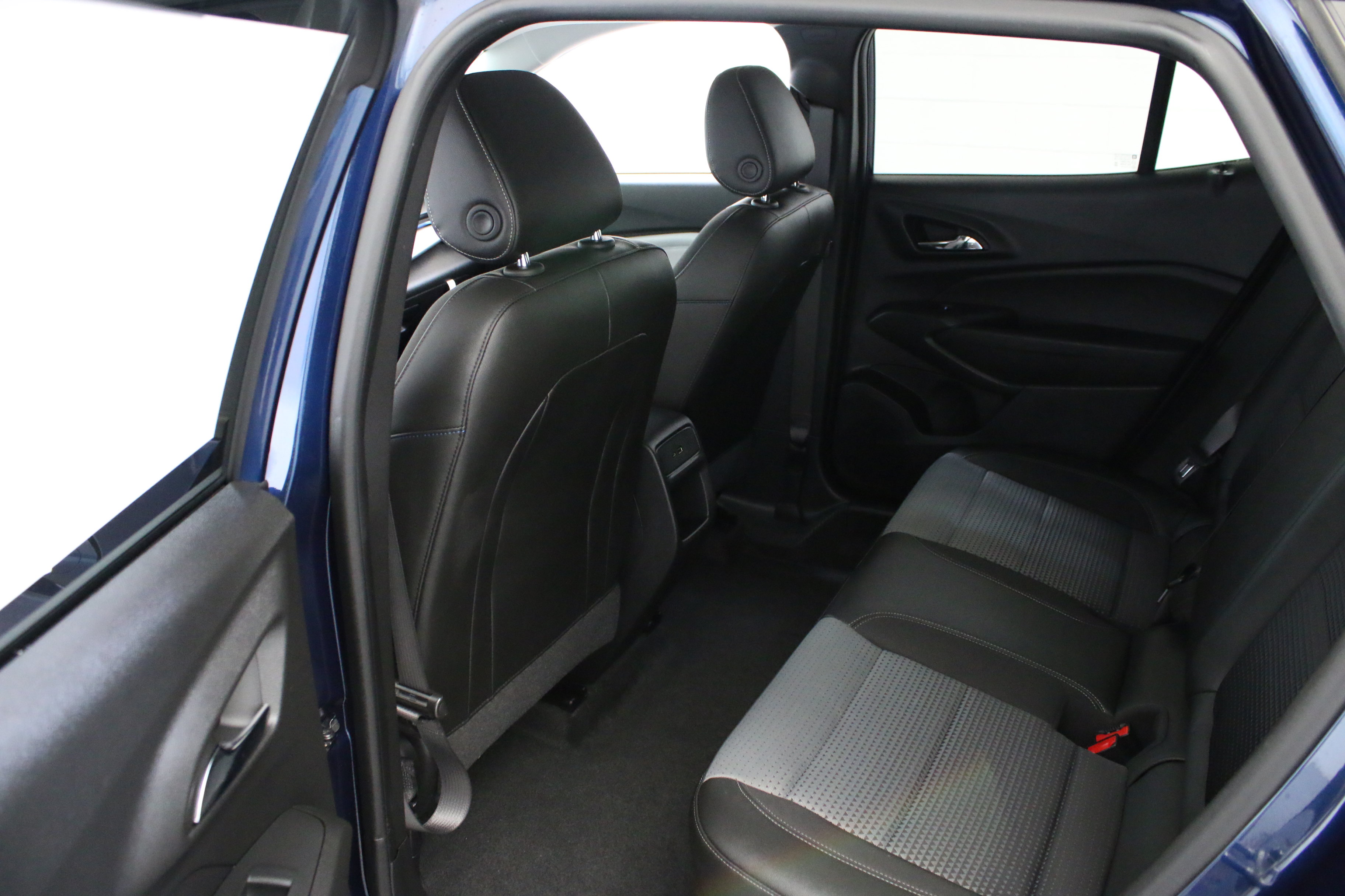 Used 2024 Chevrolet Trax LT w/ Driver Confidence Package FWD image 26