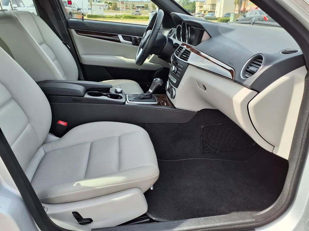 Used 2013 Mercedes-Benz C 350 Sport image 12