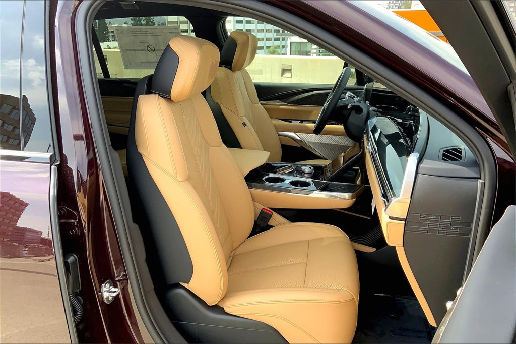 New 2025 Cadillac Escalade IQ Sport 2 w/ LPO, ONYX Package image 33