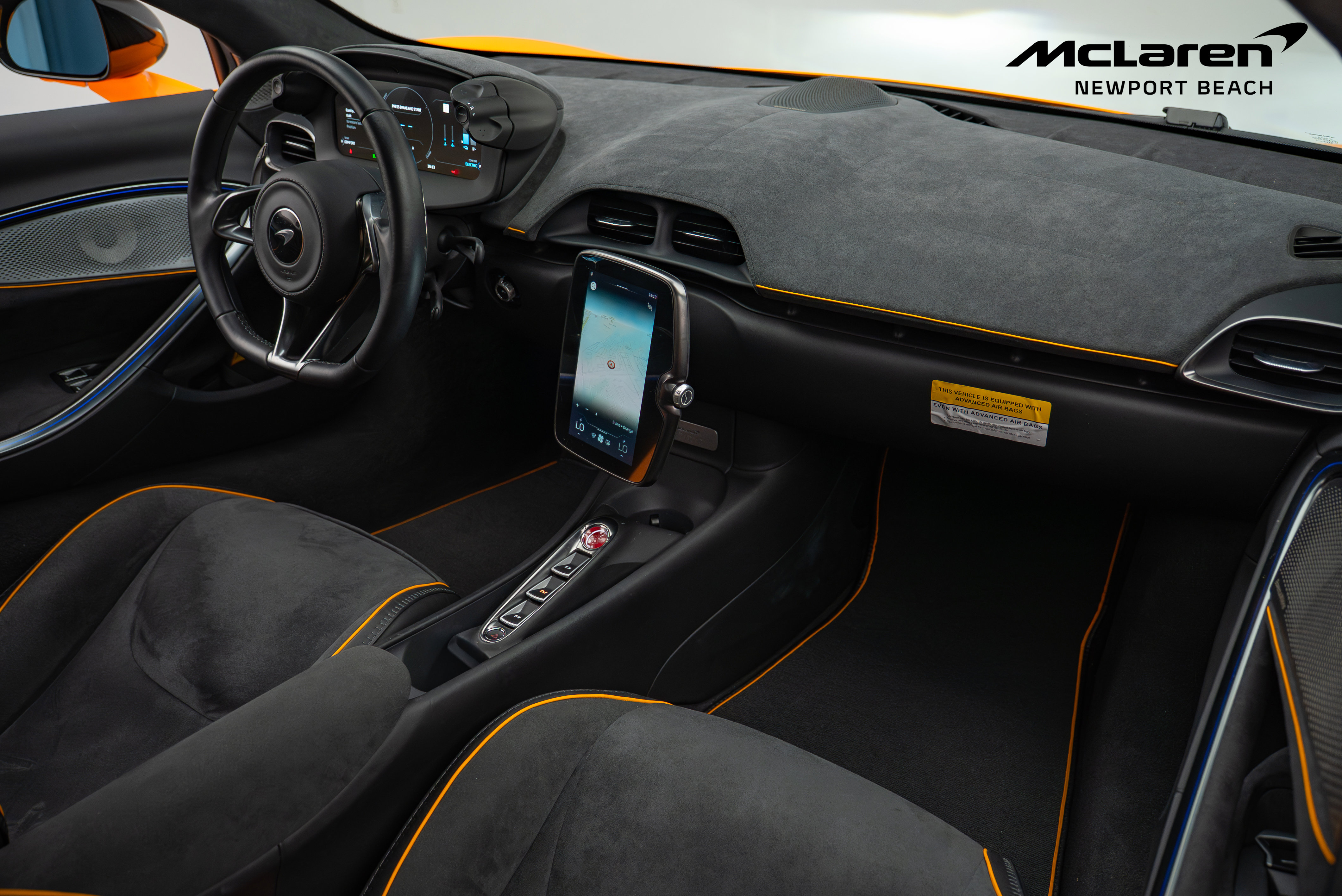 Used 2023 McLaren Artura image 20