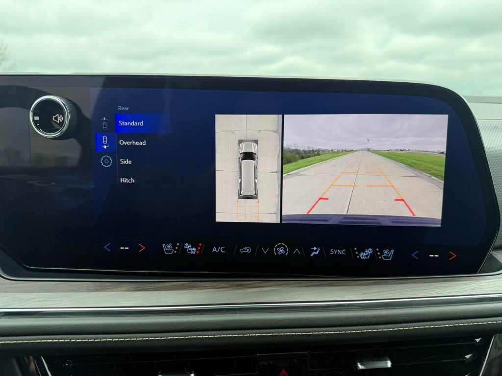 Used 2025 Chevrolet Suburban Premier image 44