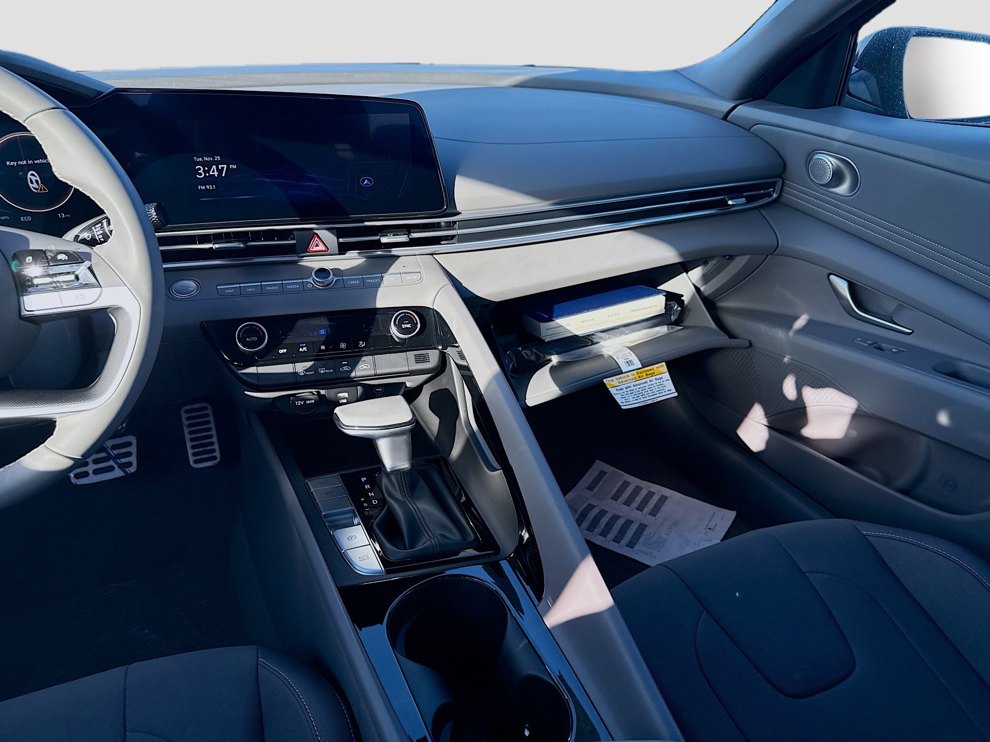 New 2025 Hyundai Elantra SEL image 16