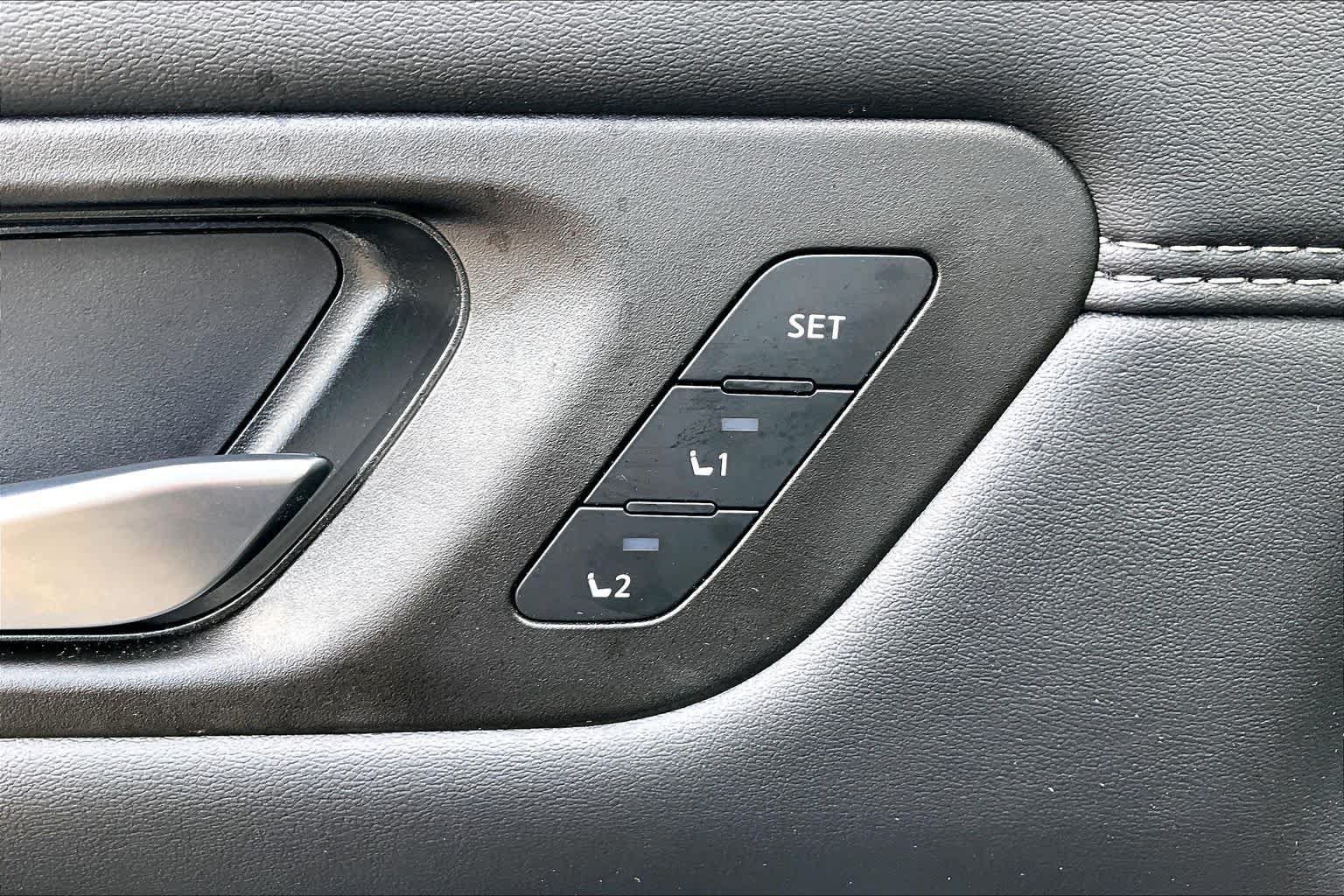 Used 2025 Nissan Pathfinder Platinum w/ Cargo Package FWD image 31
