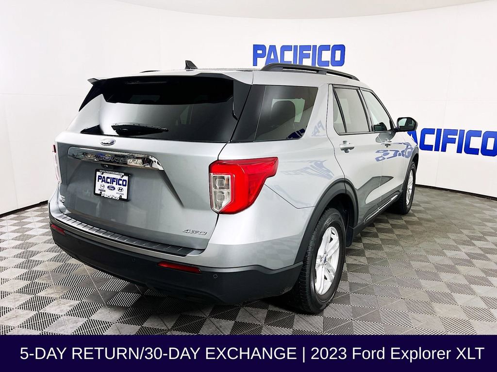 Used 2023 Ford Explorer XLT image 8