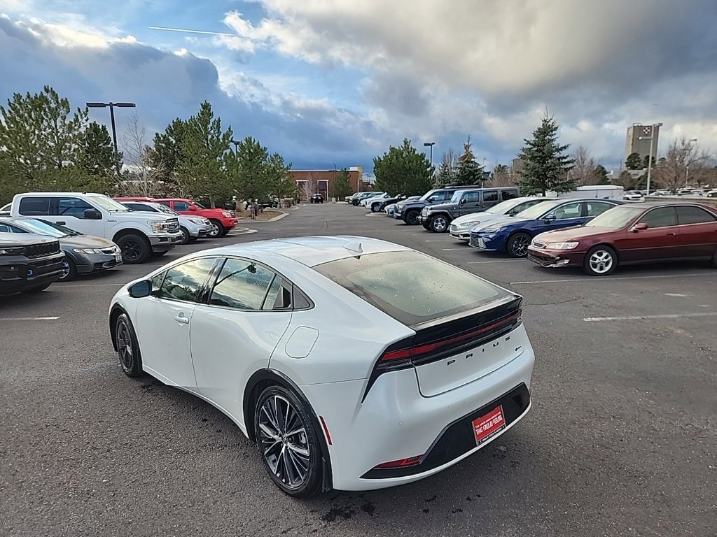 Used 2025 Toyota Prius XLE image 7