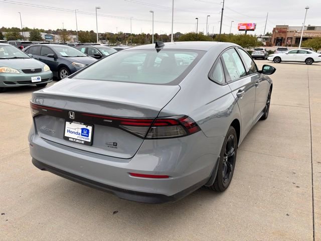 Certified 2025 Honda Accord SE image 5