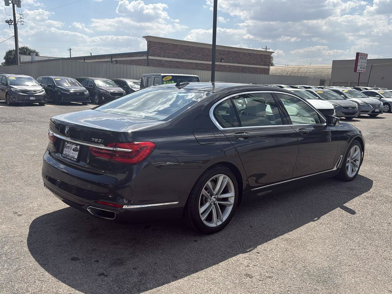 Used 2018 BMW 750i xDrive AWD/4WD image 6
