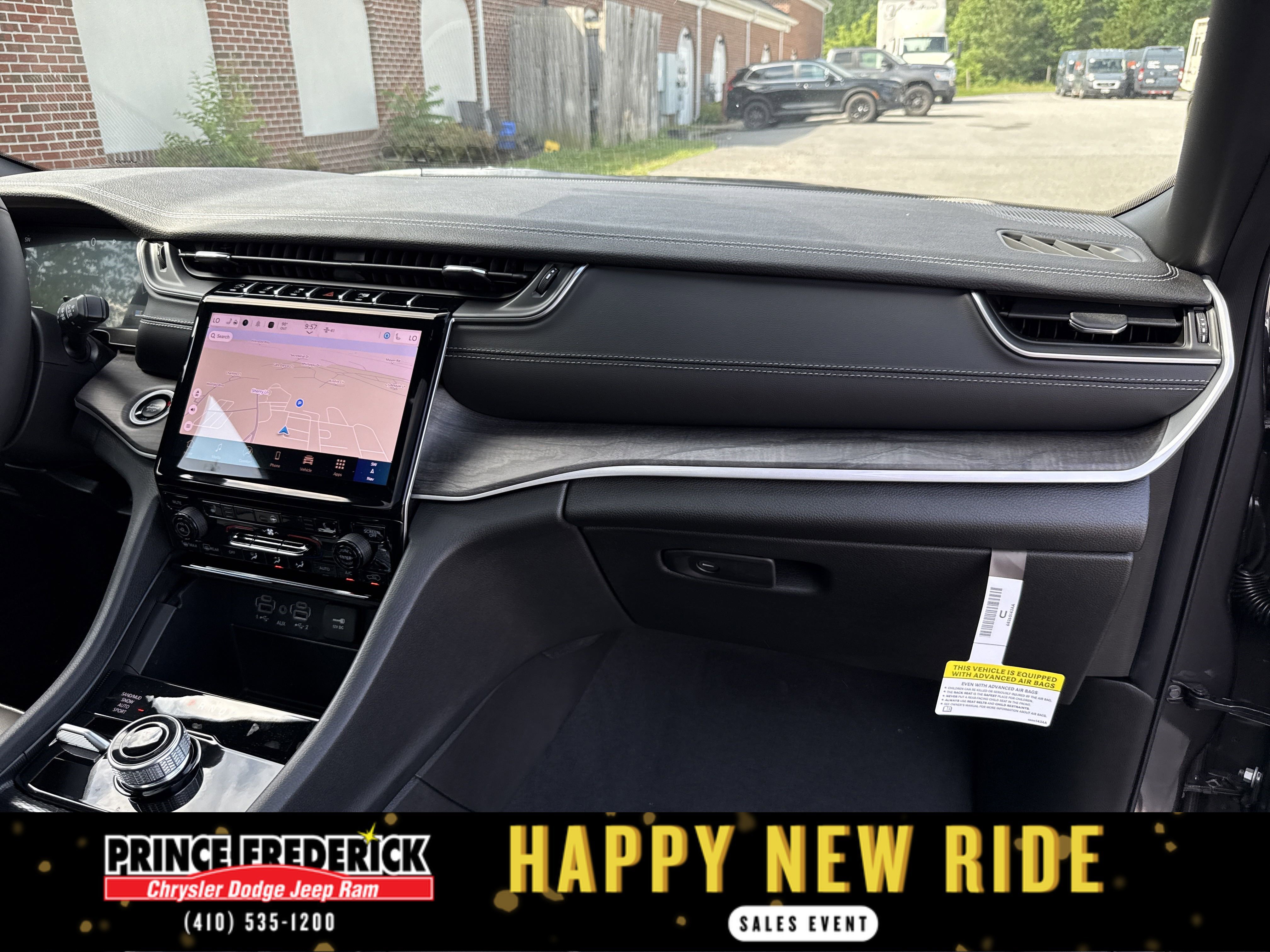 New 2025 Jeep Grand Cherokee L Limited w/ Black Appearance Package image 16