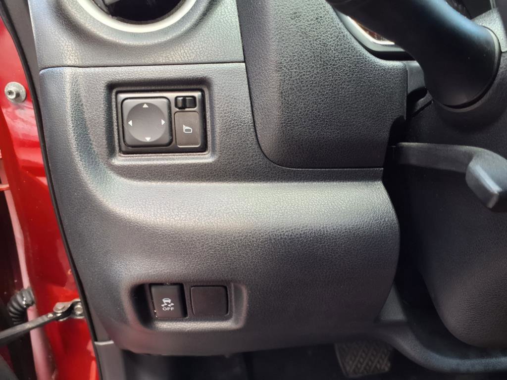 Used 2014 Nissan Versa Note SV image 24