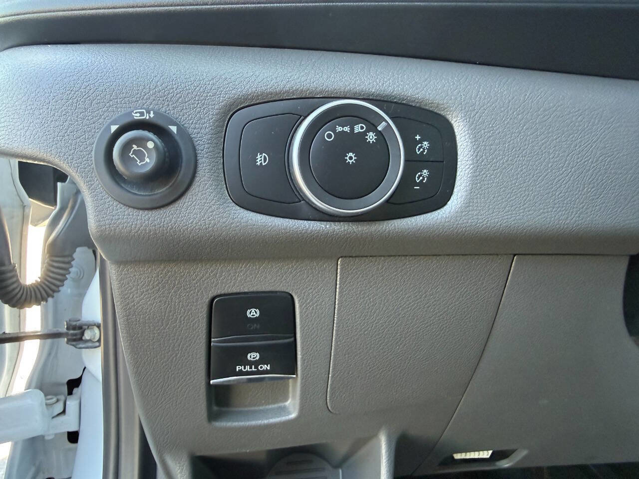 Used 2023 Ford Transit 350 XLT RWD image 29