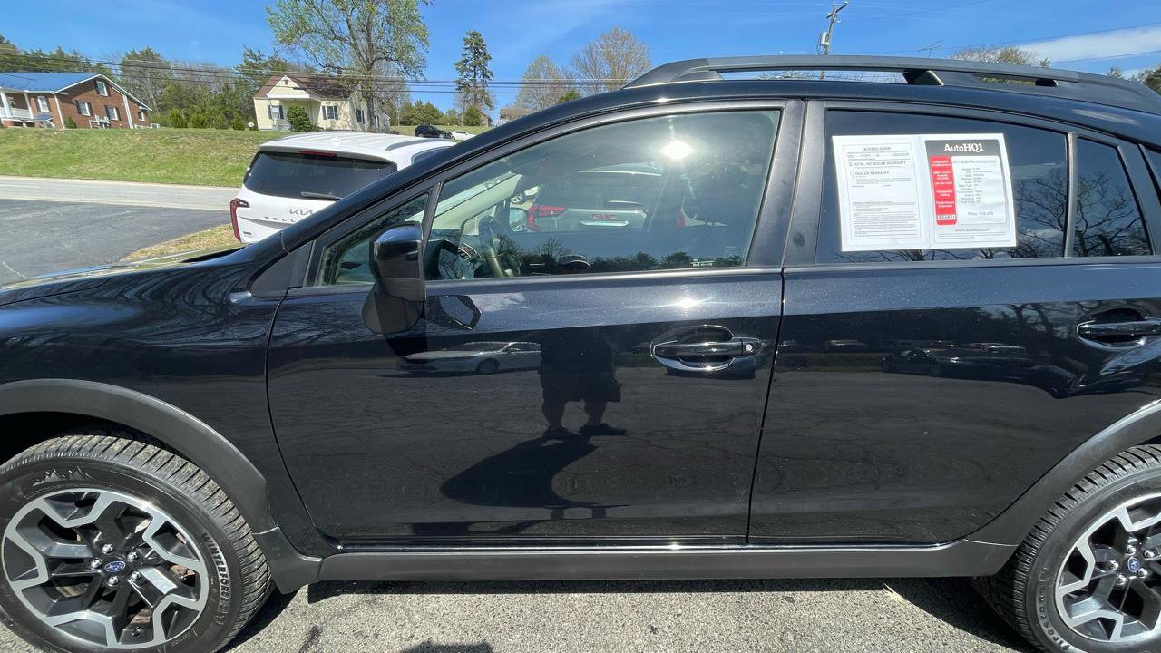 Used 2017 Subaru Crosstrek 2.0i Premium AWD/4WD image 3