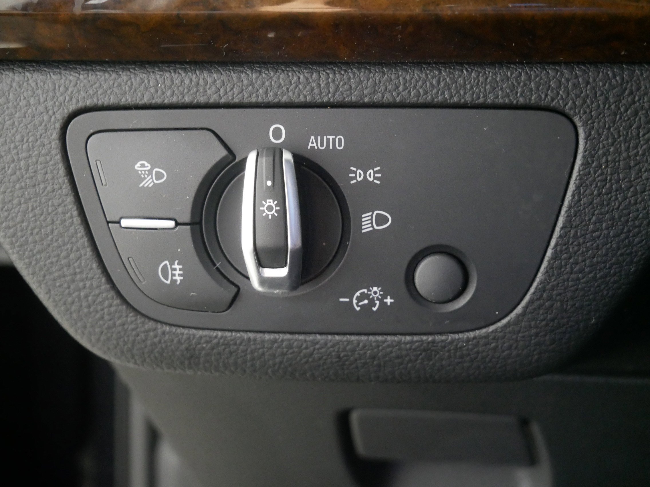 Used 2020 Audi Q5 2.0T Premium w/ Convenience Package image 26