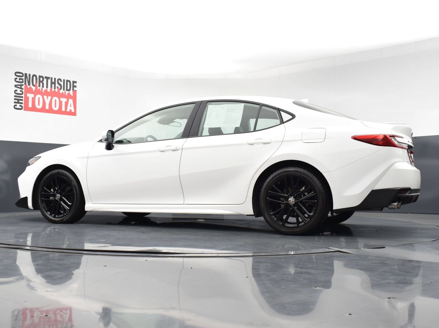 Used 2025 Toyota Camry SE FWD image 26