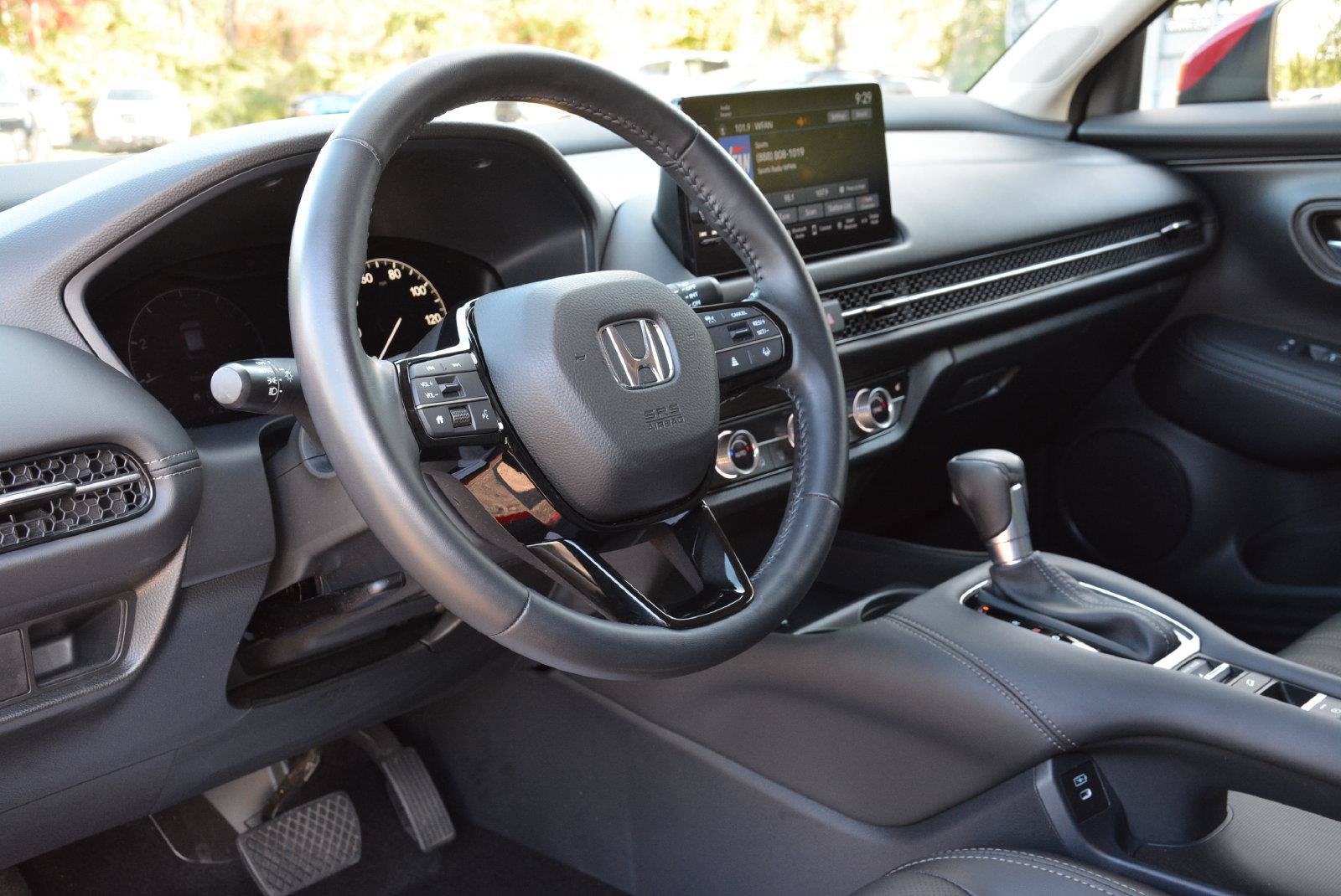 Used 2025 Honda HR-V EX-L image 11