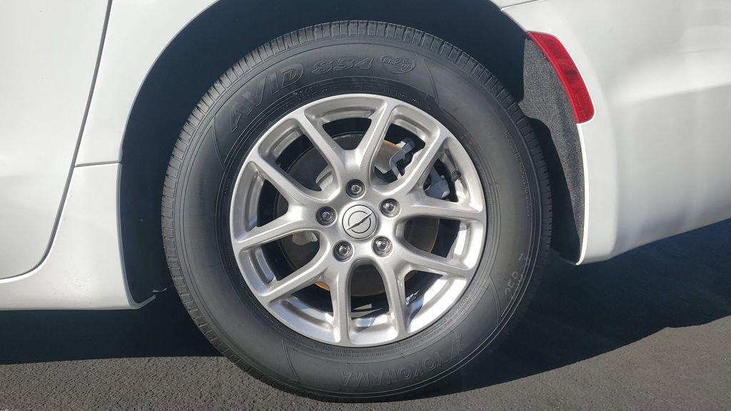 New 2026 Chrysler Pacifica Select image 6