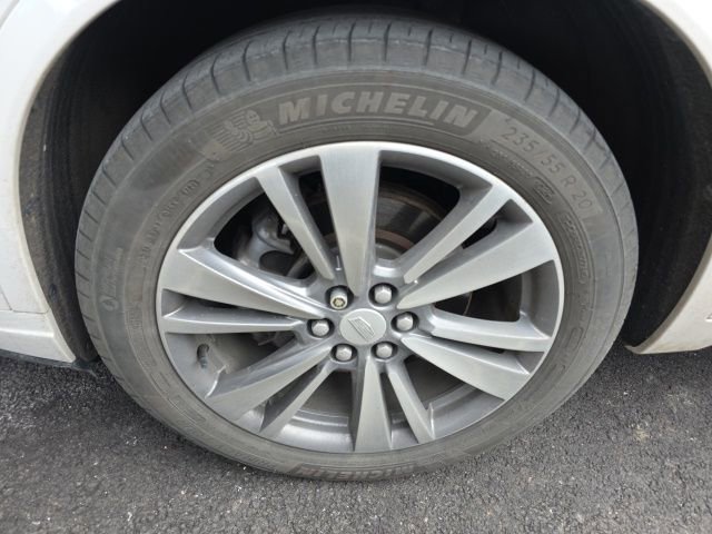 Used 2021 Cadillac XT6 Premium Luxury image 2