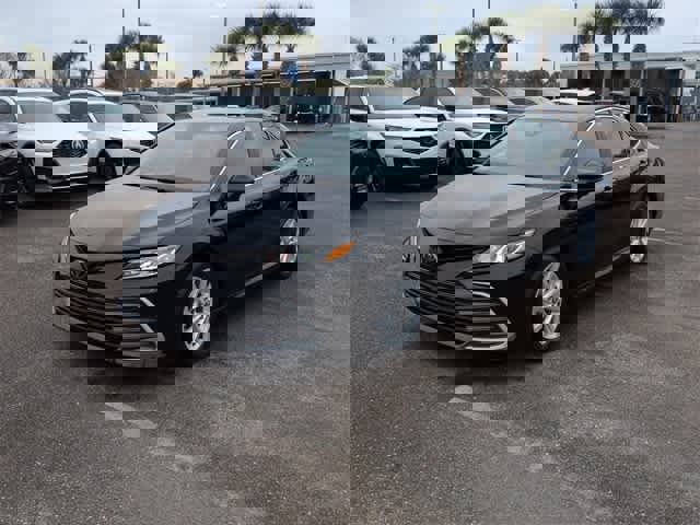 Used 2024 Toyota Camry LE image 4