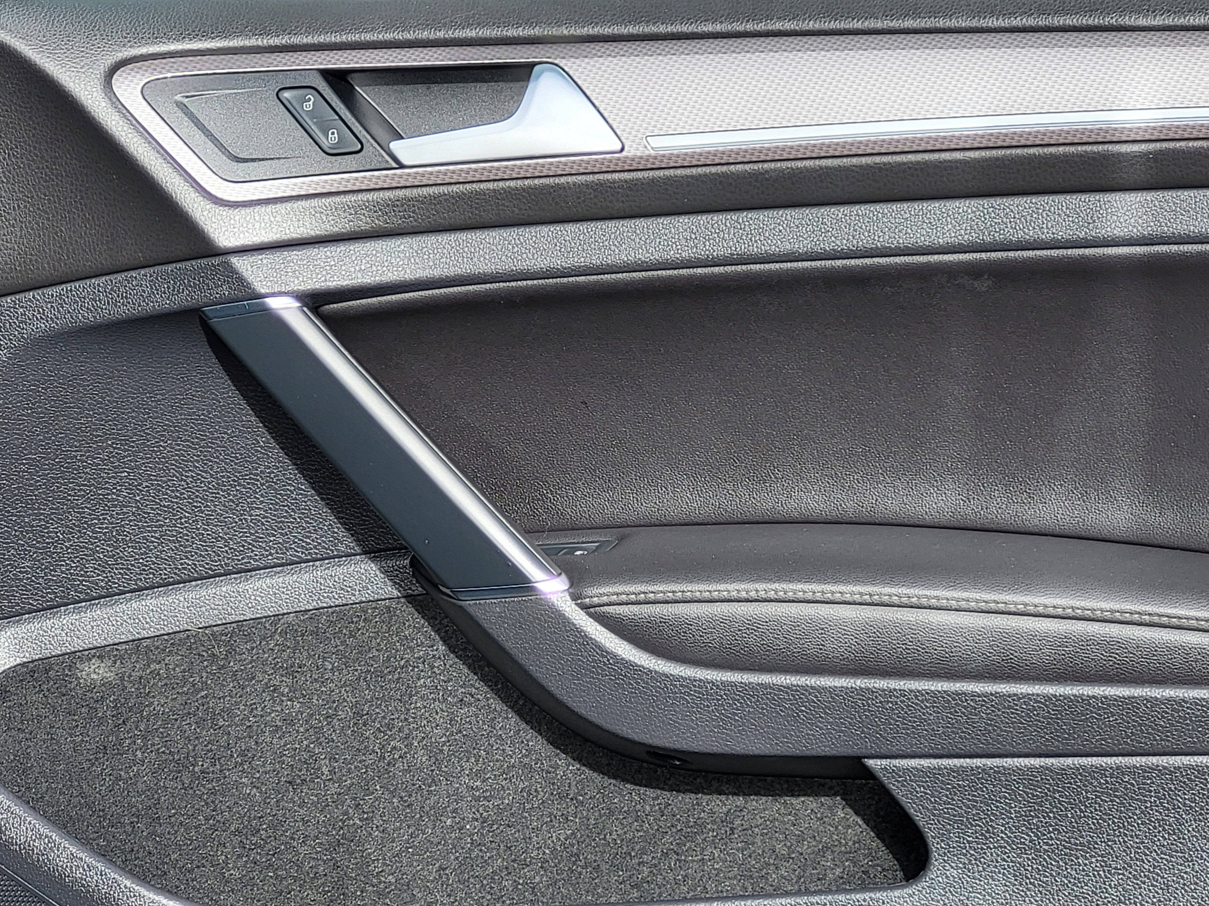 Used 2018 Volkswagen Golf Alltrack S image 15