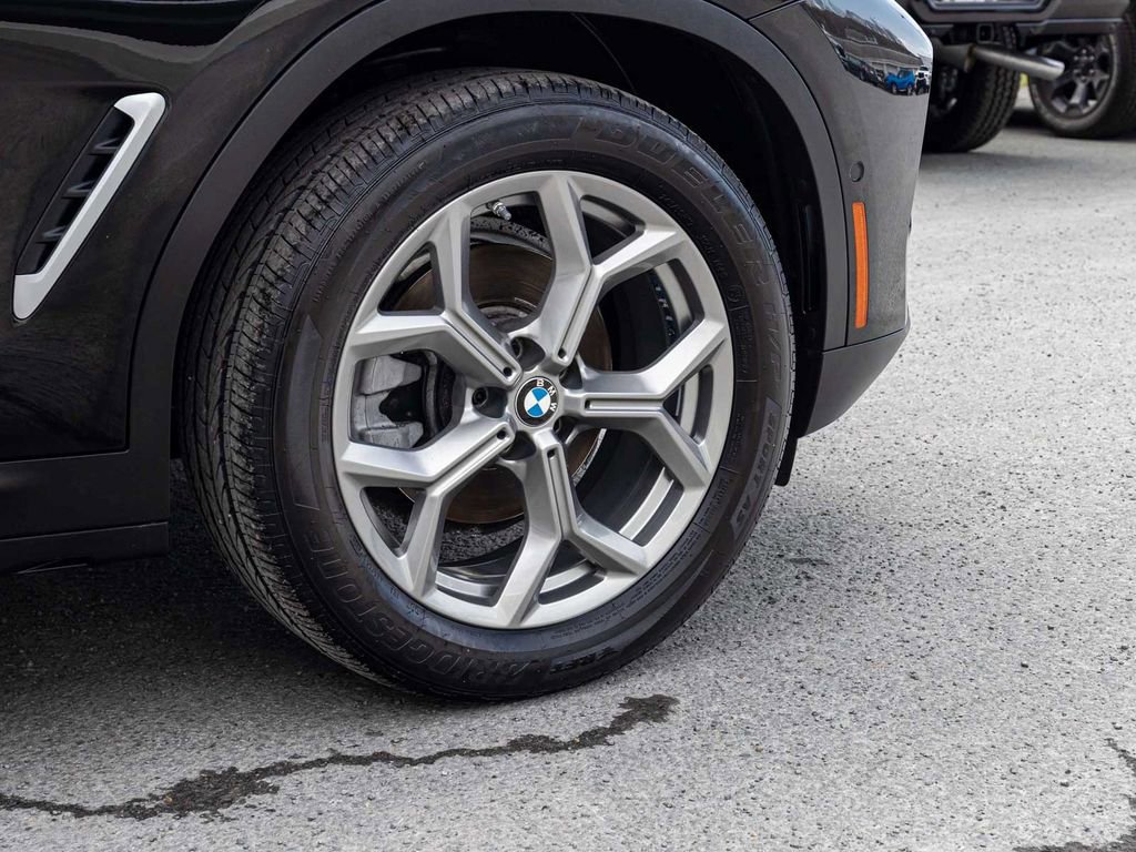 Used 2023 BMW X4 xDrive30i w/ Premium Package AWD/4WD image 8