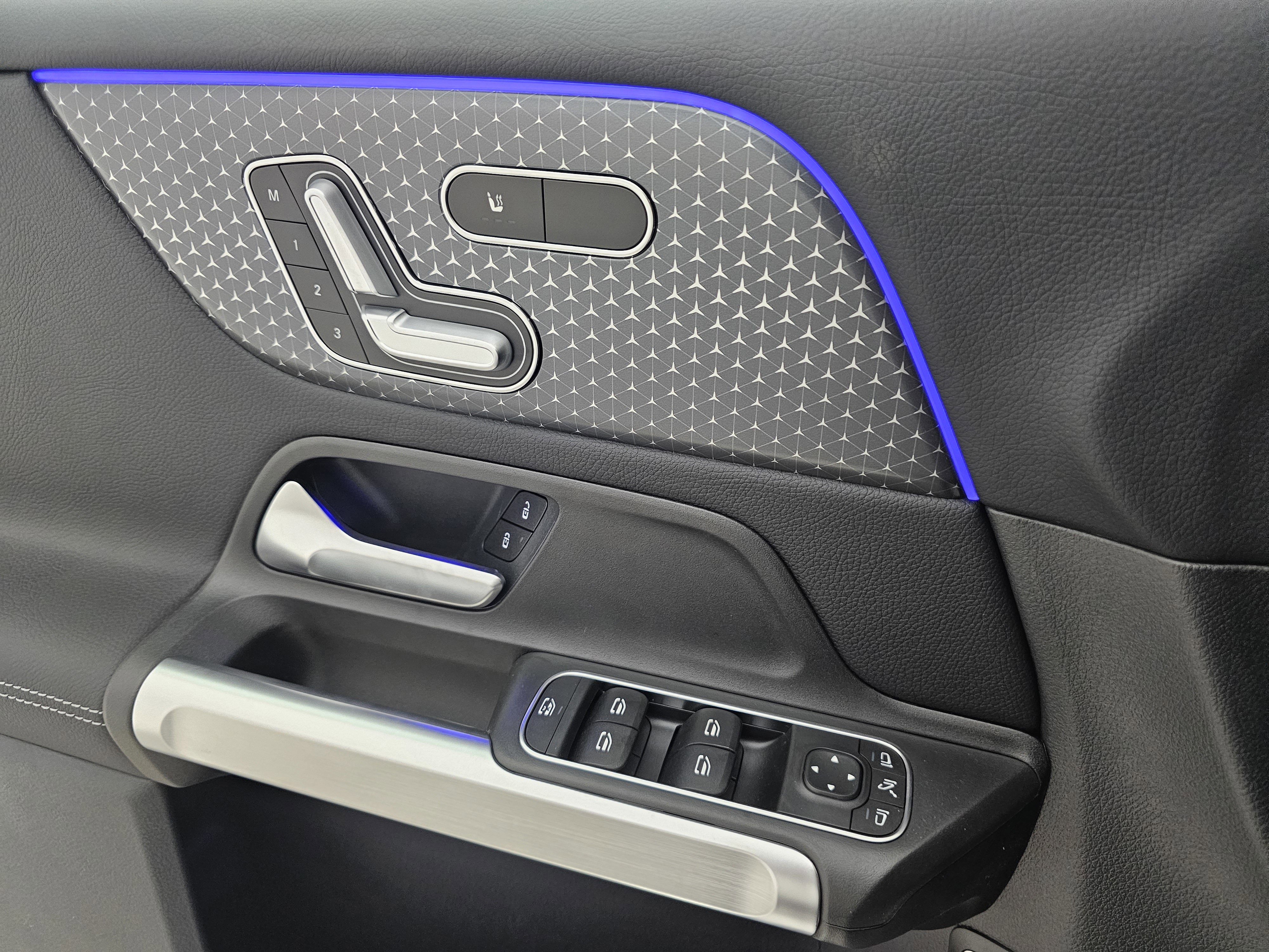 New 2026 Mercedes-Benz GLB 250 4MATIC image 14