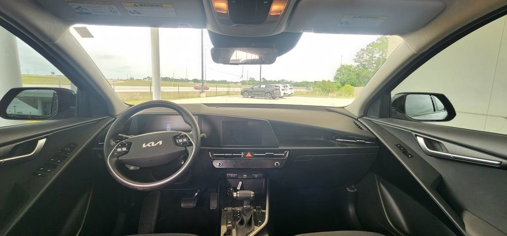 Used 2024 Kia Niro LX FWD image 19
