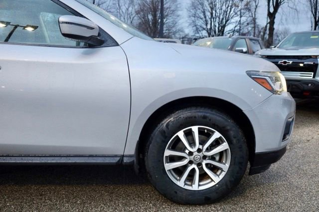Used 2019 Nissan Pathfinder SV image 13