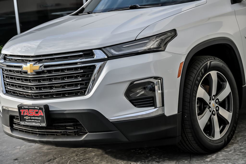 Used 2023 Chevrolet Traverse LT w/ LT Premium Package AWD/4WD image 8