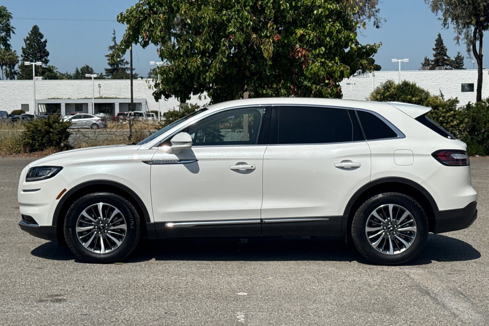 Certified 2023 Lincoln Nautilus AWD image 7