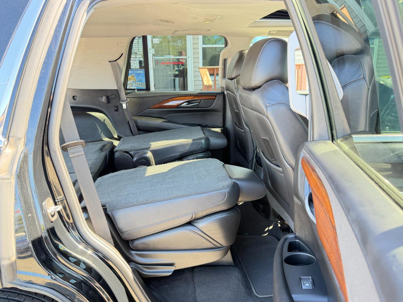 Used 2018 Cadillac Escalade Luxury AWD/4WD image 40