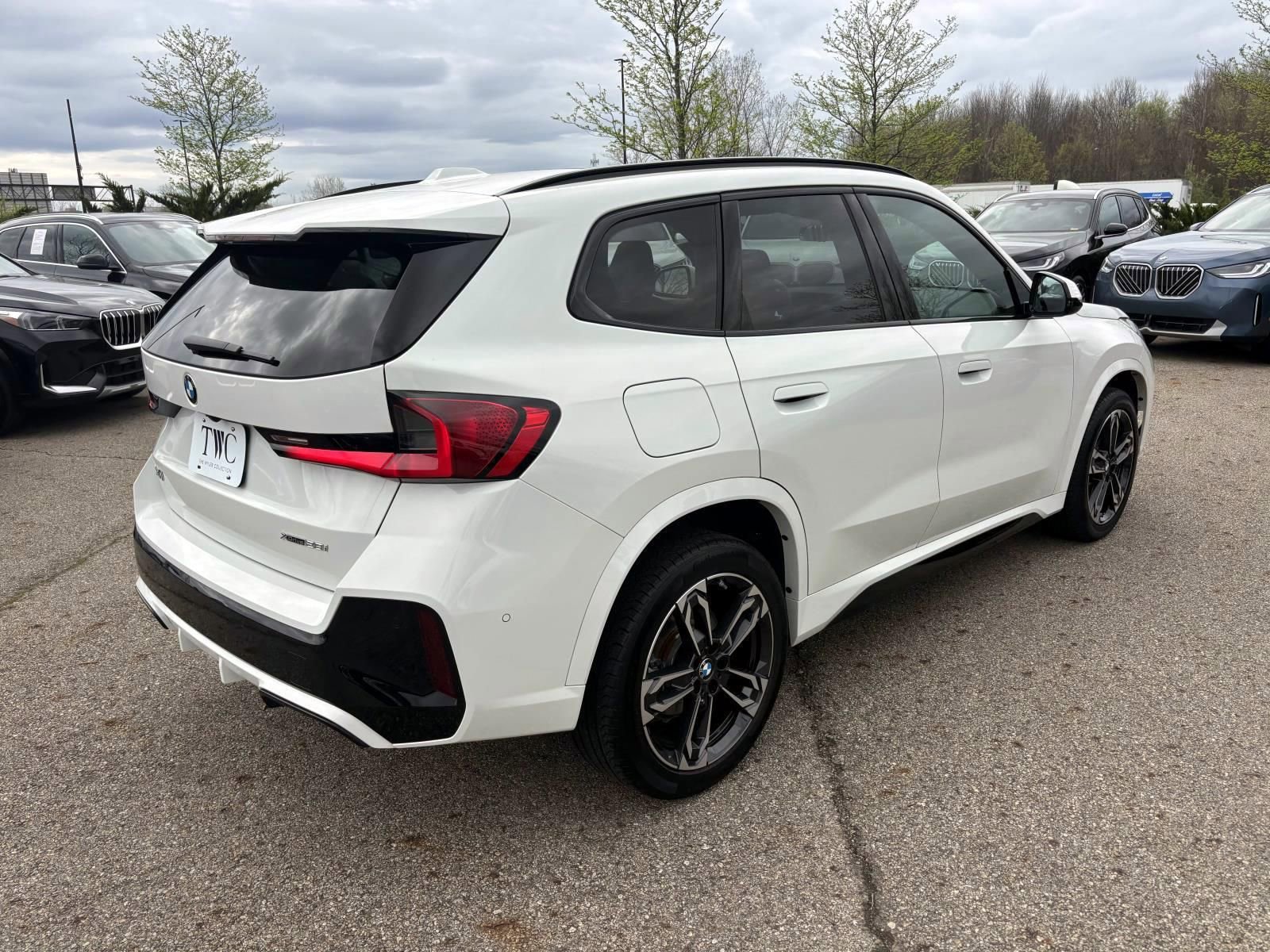 Used 2026 BMW X1 xDrive28i w/ M Sport Package image 5