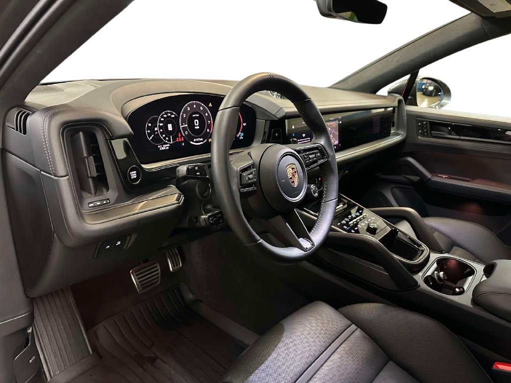 Used 2026 Porsche Cayenne GTS AWD/4WD image 15