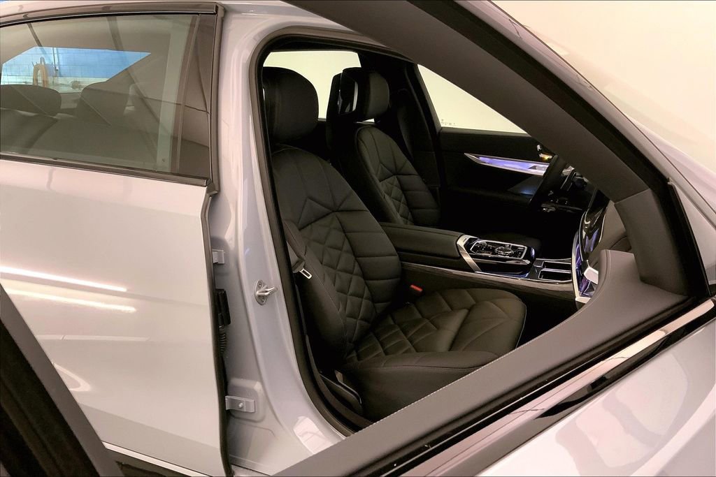 New 2025 BMW 740i xDrive 740i xDrive image 7