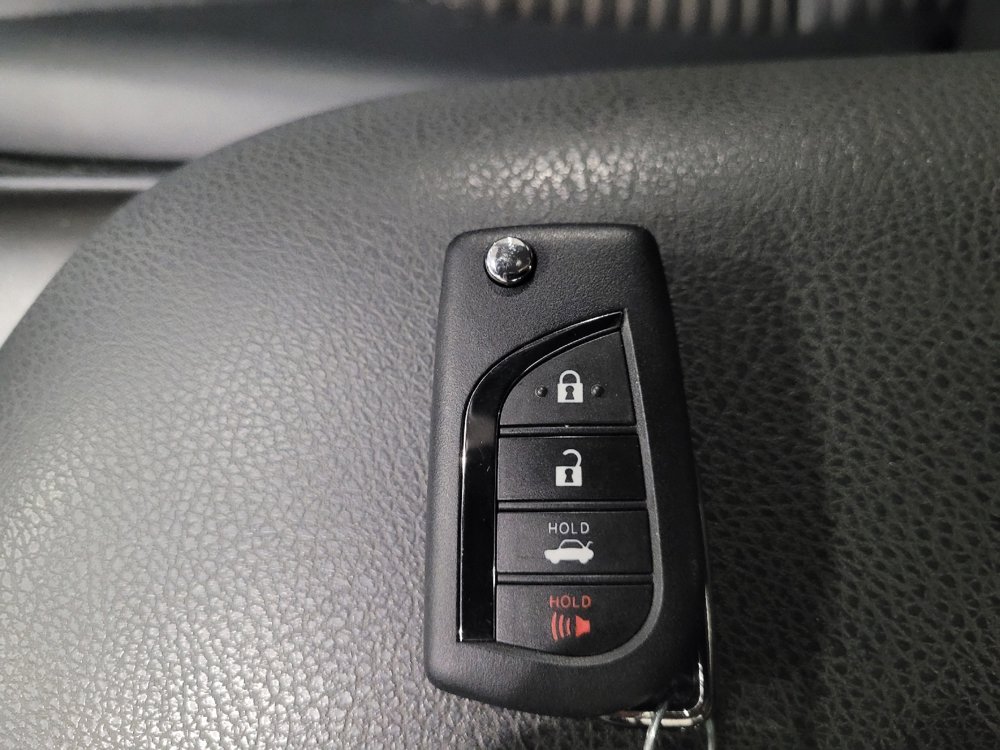 Used 2022 Toyota Camry SE image 32