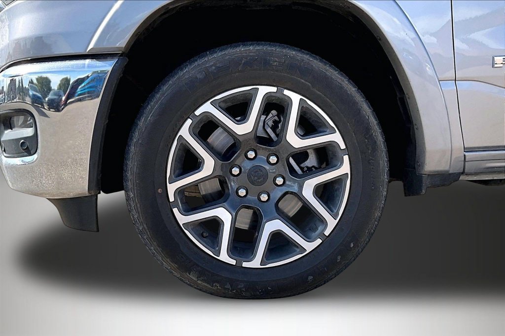 Used 2025 RAM 1500 Laramie AWD/4WD image 33