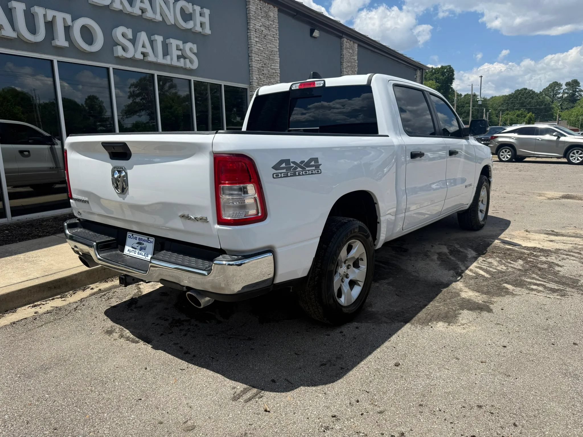 Used 2023 RAM 1500 Big Horn AWD/4WD image 7