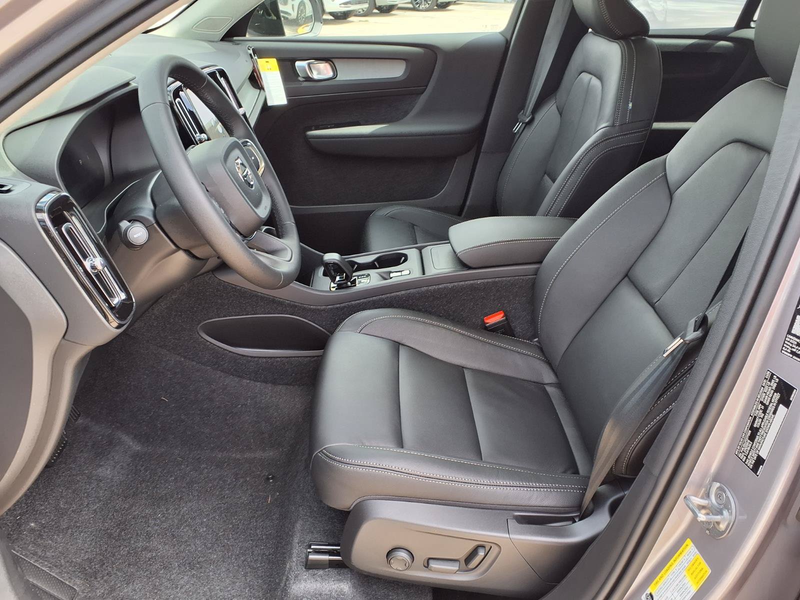 New 2026 Volvo XC40 B5 Core AWD/4WD image 13
