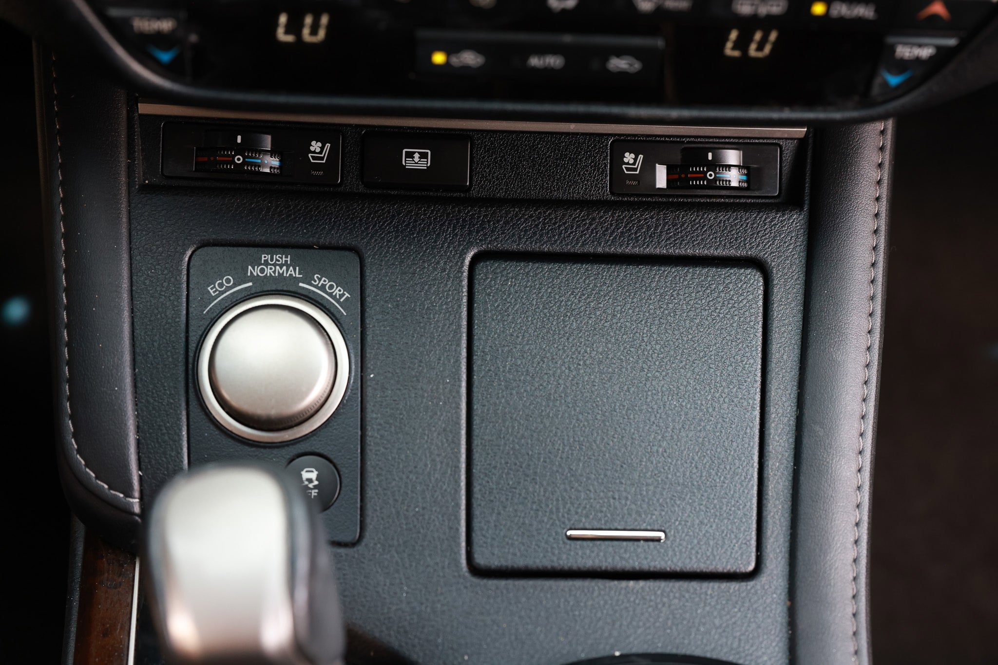 Used 2016 Lexus ES 350 w/ Luxury Package w/Wood Trim FWD image 44