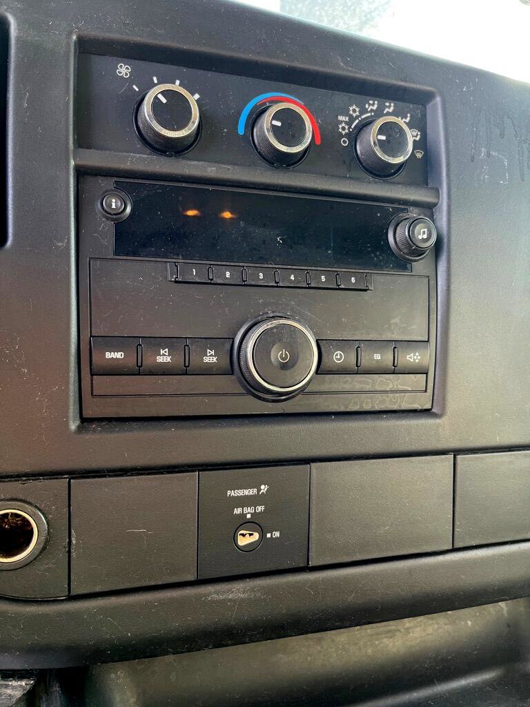 Used 2009 Chevrolet Express 2500 Extended image 12